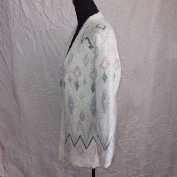 Geo Open Front Fuzzy Cardigan - Picture 4 of 11